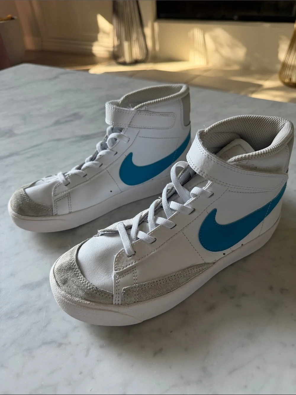 Nike Kids White High-Top Sneakers with Blue Swoosh size 3